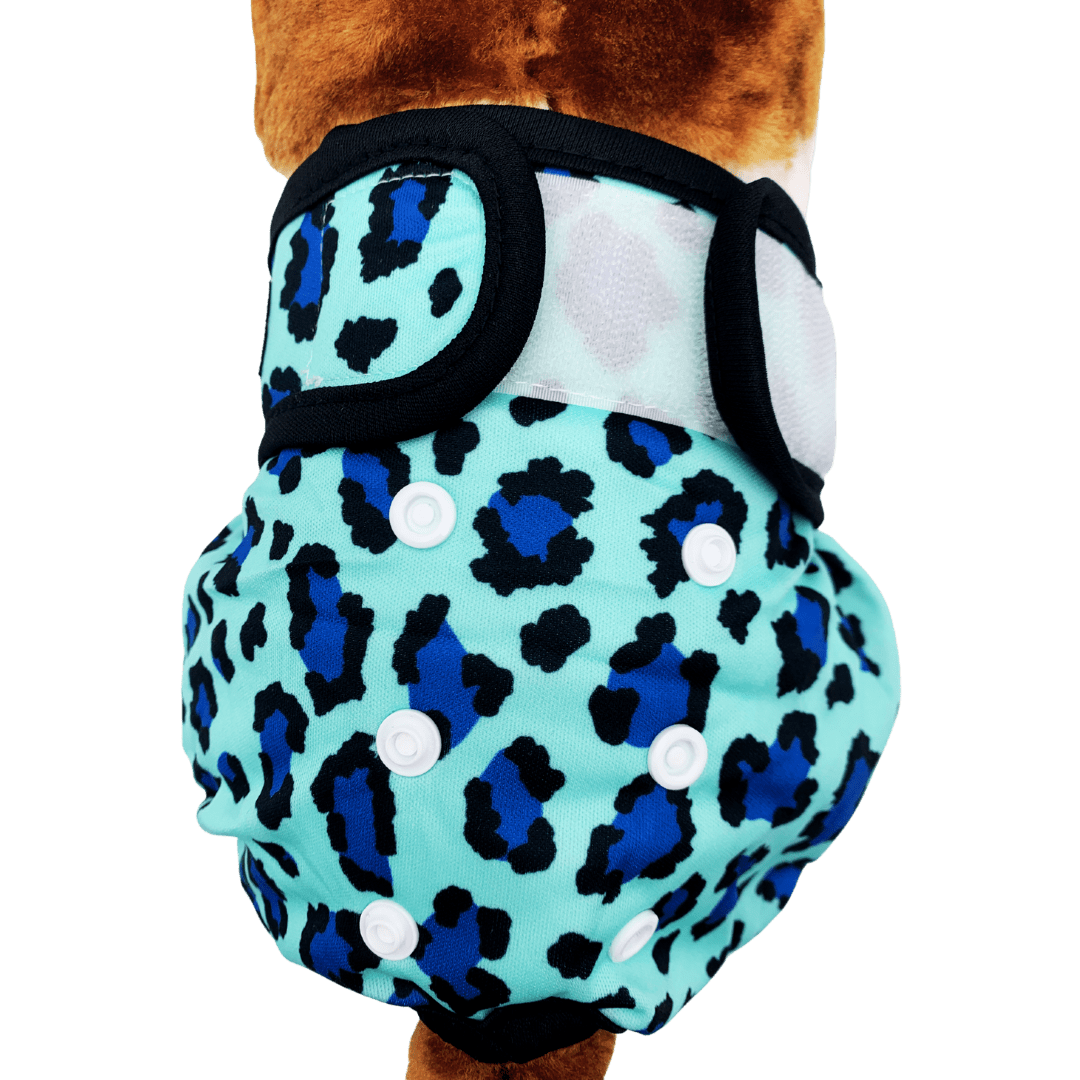 Loopsheidbroekje Leopard Blauw – Wasbaar & verstelbaar voor teefjes bij loopsheid en incontinentie