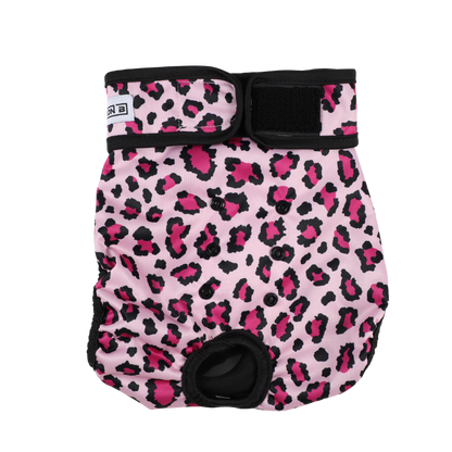 Loopsheidbroekje Leopard Roze – Wasbaar & verstelbaar voor teefjes bij loopsheid en incontinentie